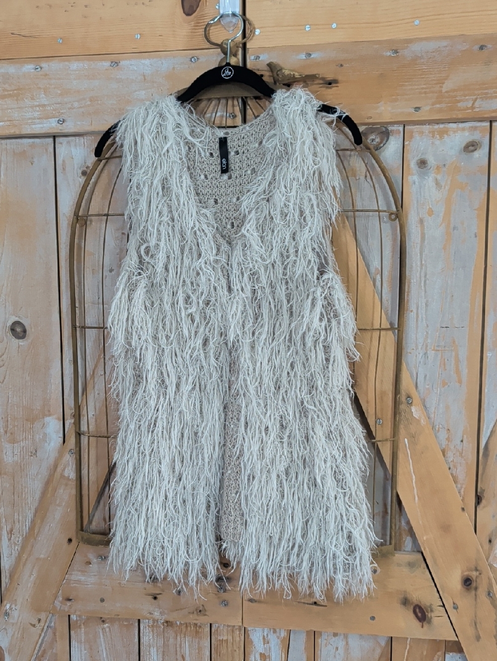 Elan Shaggy Vest     . Small